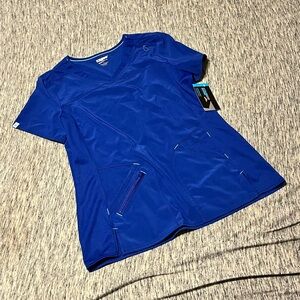 ❤️ScrubStar Scrub Top